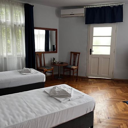 Guest Rooms Donovi Varna Exterior foto